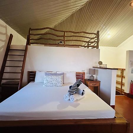 Tongatok Cliff Resort Mambajao Kültér fotó
