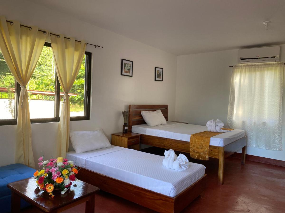 Tongatok Cliff Resort Mambajao Kültér fotó