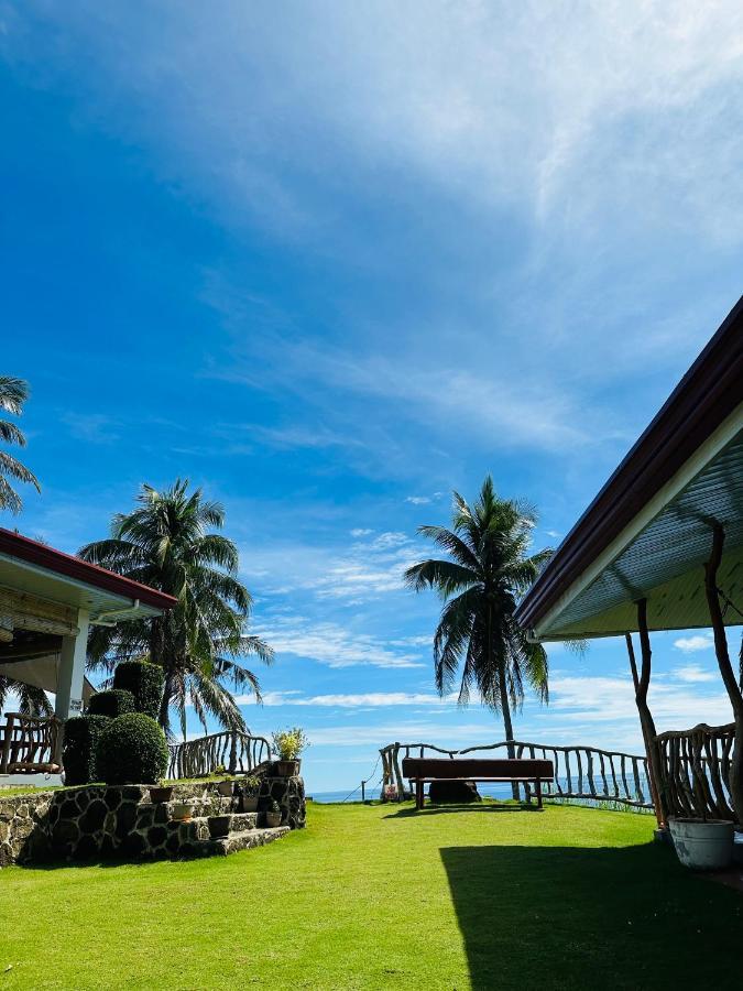 Tongatok Cliff Resort Mambajao Kültér fotó