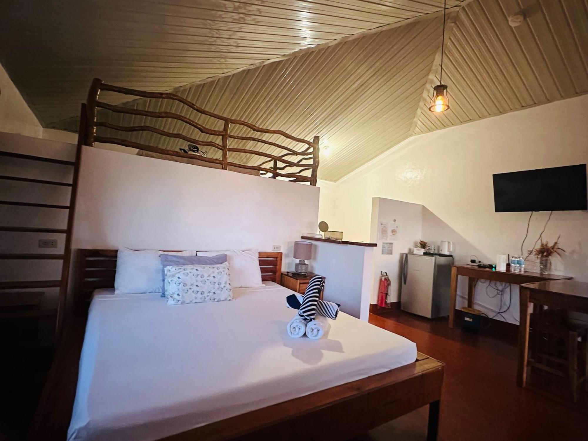 Tongatok Cliff Resort Mambajao Kültér fotó