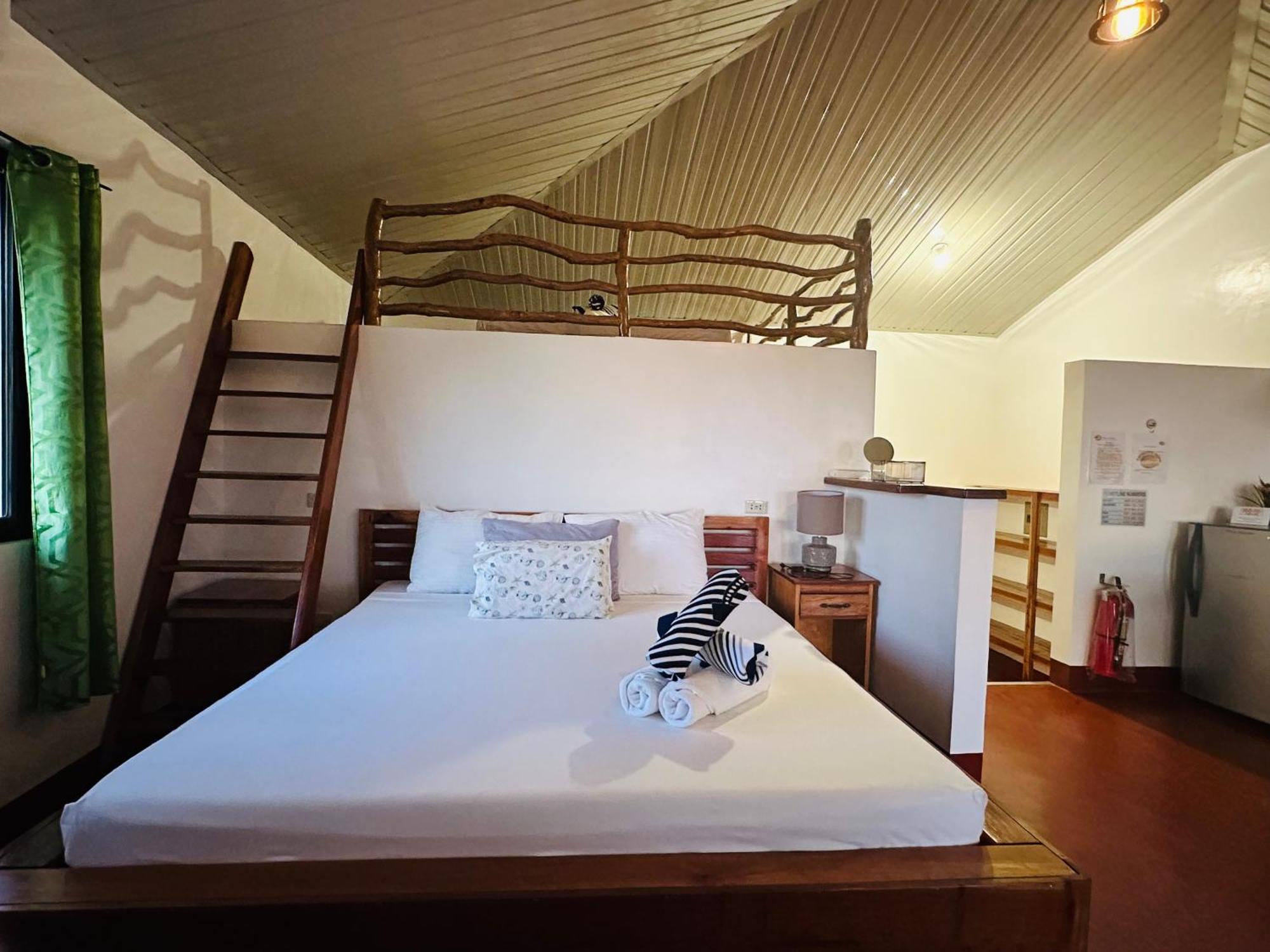 Tongatok Cliff Resort Mambajao Kültér fotó