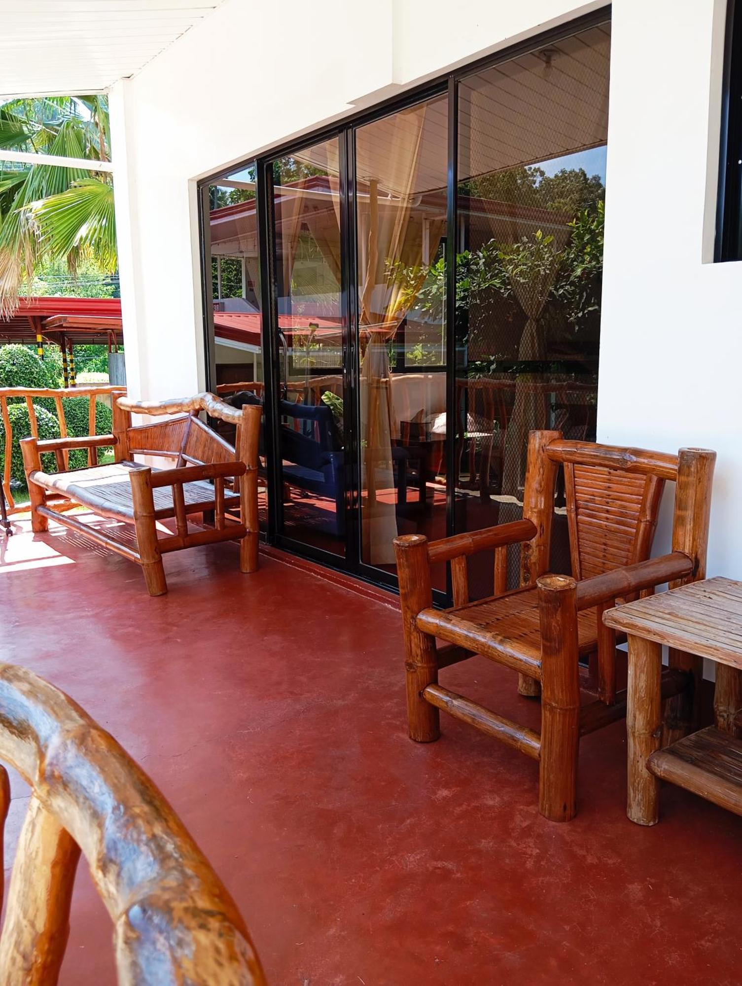 Tongatok Cliff Resort Mambajao Kültér fotó