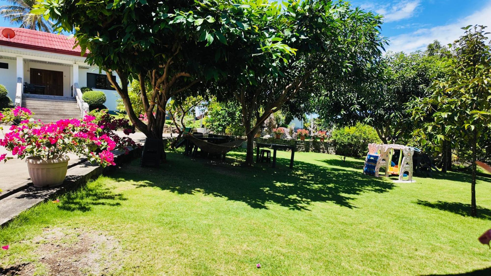 Tongatok Cliff Resort Mambajao Kültér fotó