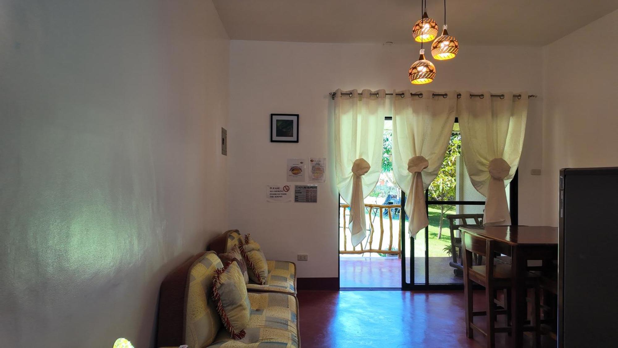 Tongatok Cliff Resort Mambajao Kültér fotó