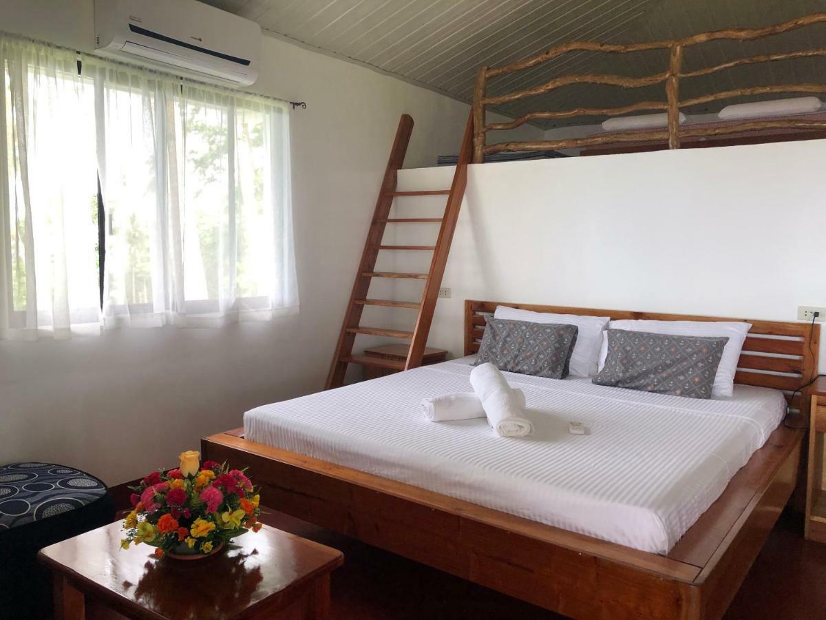 Tongatok Cliff Resort Mambajao Kültér fotó