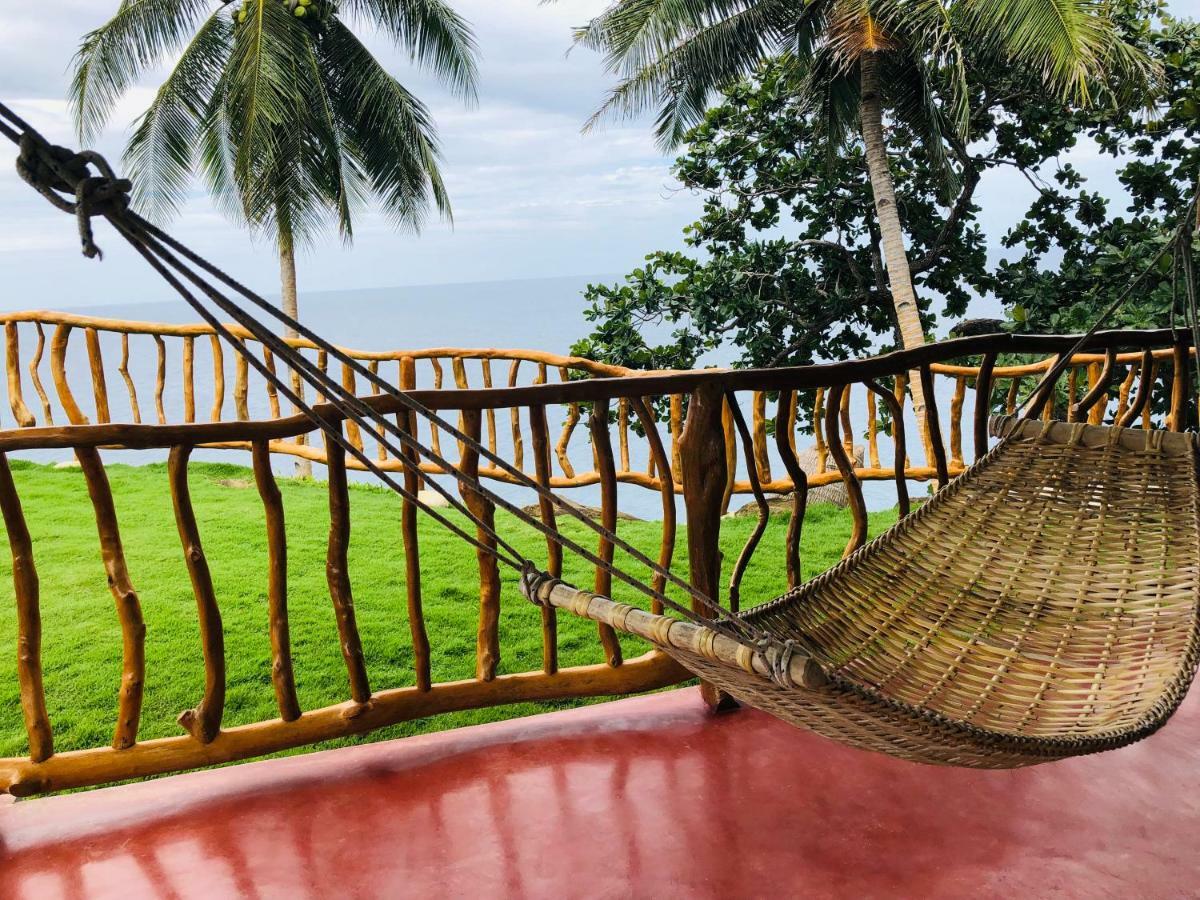 Tongatok Cliff Resort Mambajao Kültér fotó