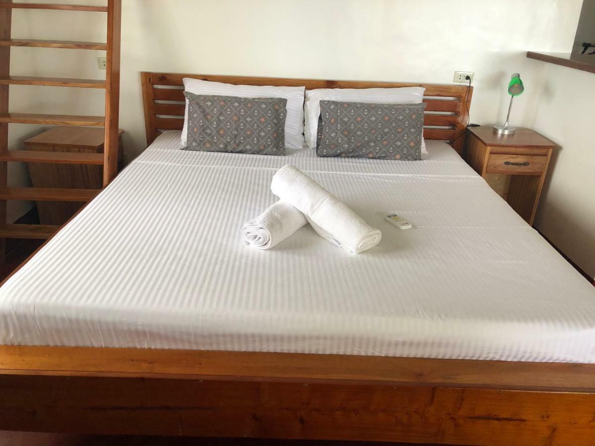 Tongatok Cliff Resort Mambajao Kültér fotó