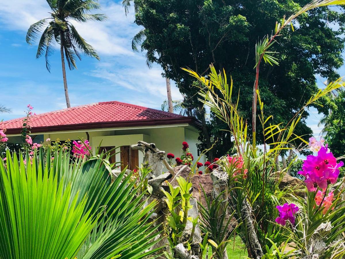 Tongatok Cliff Resort Mambajao Kültér fotó